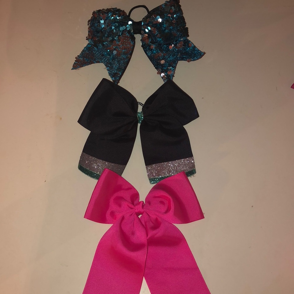 Cheer Bows (please read) - Picture 4 of 5
